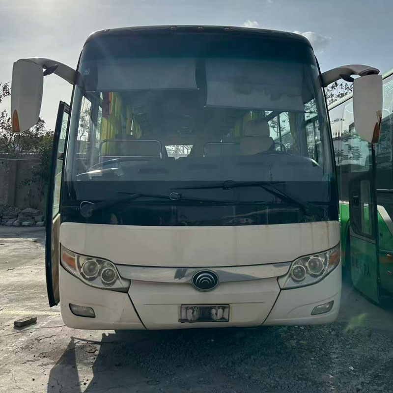 Автобус Yutong 65 мест с дизельным двигателем