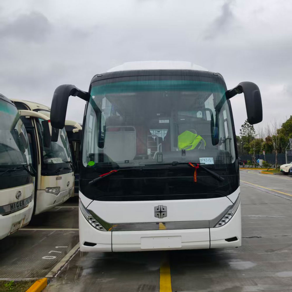 Новый дизельный автобус Zhongtong длиной 11 м Новый дизельный автобус Zhongtong длиной 11 м