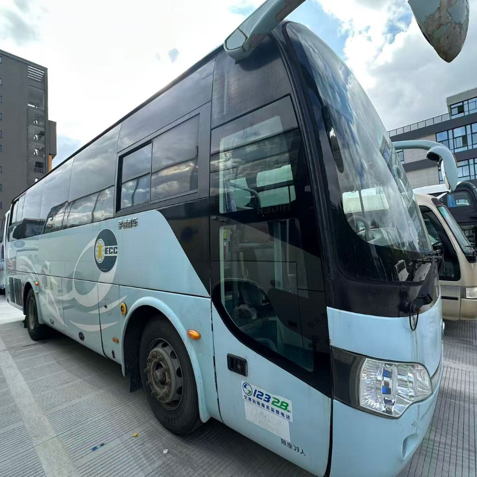 39-местный подержанный дизельный автобус