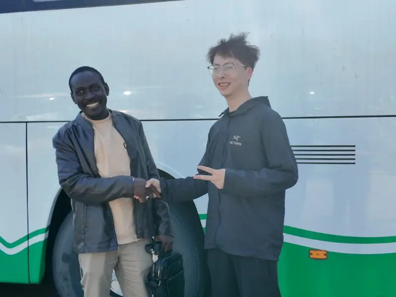 Хорошие новости: China Honglong Used Passenger Buses устанавливает стратегическое партнерство с многочисленными международными дилерами транспортных средств
