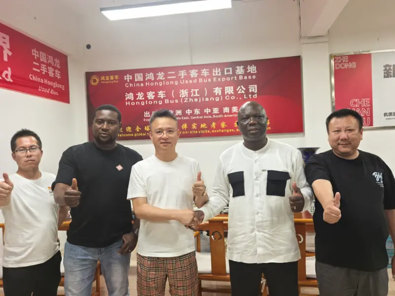 Китай Honglong добавляет двухэтажные автобусы к закупкам подержанных автобусов; Посещения объектов африканских клиентов продолжаются параллельно