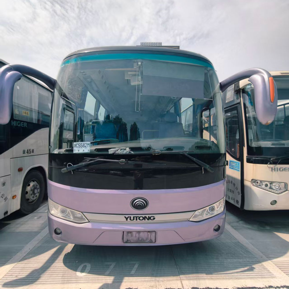 Kinglong 15-местный туристический автобус с дизельным двигателем Kinglong 15-местный туристический автобус с дизельным двигателем