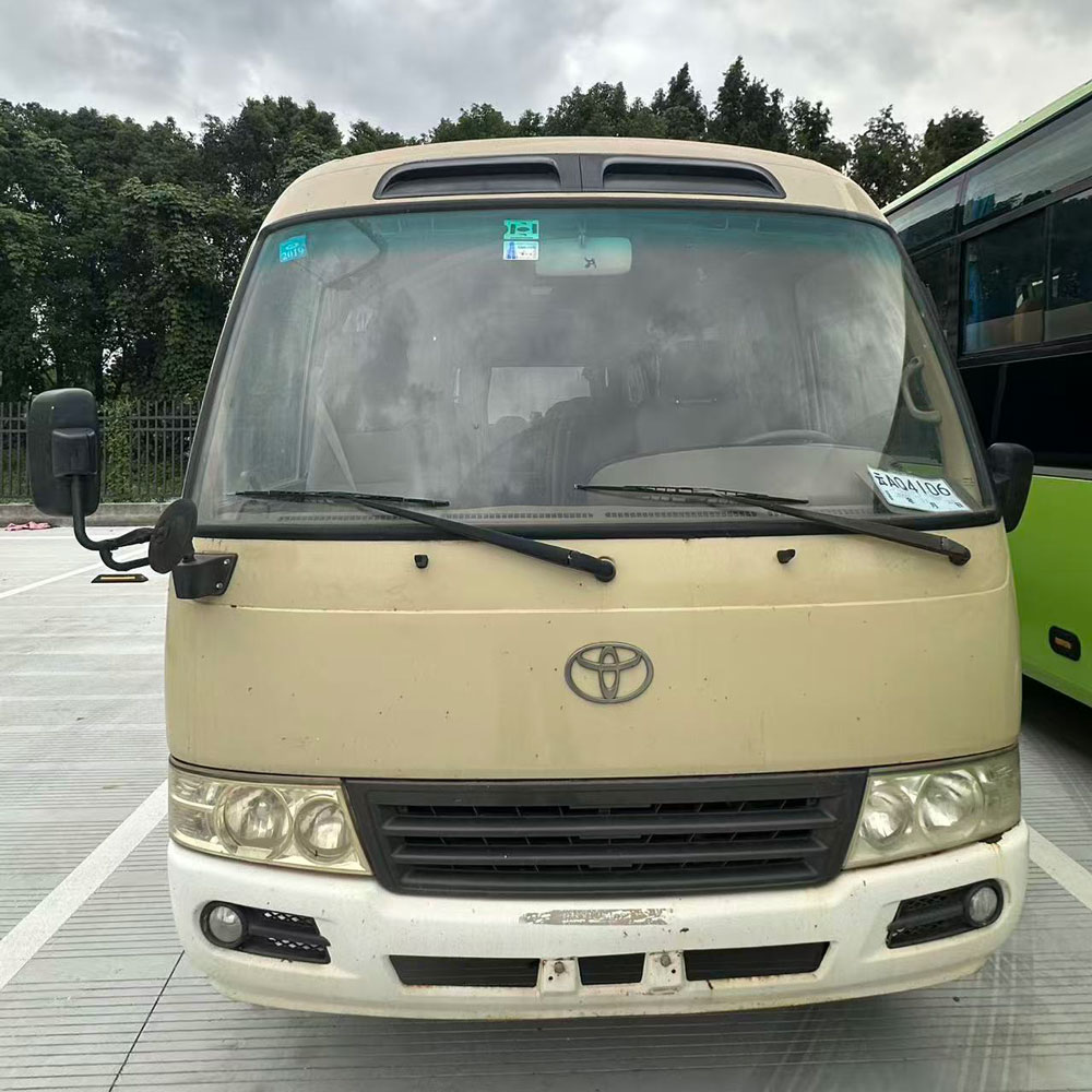 Бензиновый автобус Toyota Coaster