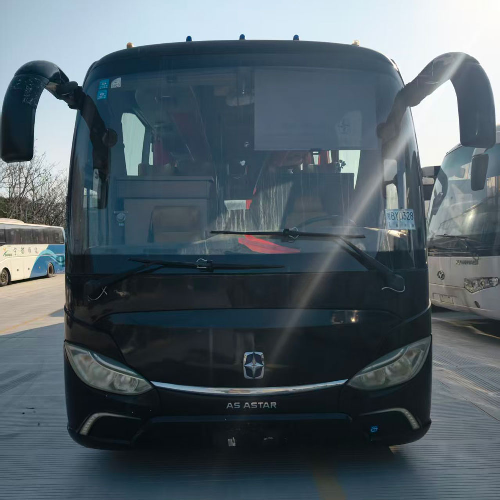 Автобус Yaxing, 53 места, дизельный, б/у Автобус Yaxing, 53 места, дизельный, б/у