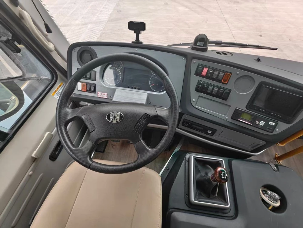 Подержанный дизельный автобус Zhongtong длиной 6 м
